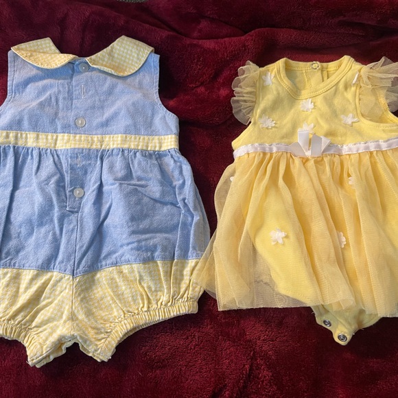 baby tog Other - 2 summer fits and two onesies and one pair of pants all for one price!